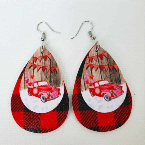 Holiday Festive Christmas Lightweight Earrings - Picture 1 of 3
